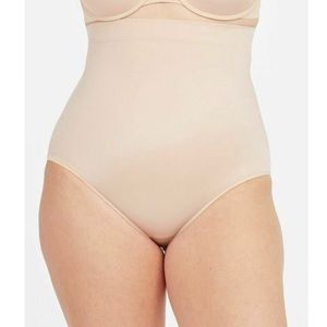 🆕 Spanx Highwaisted Brief Size Small